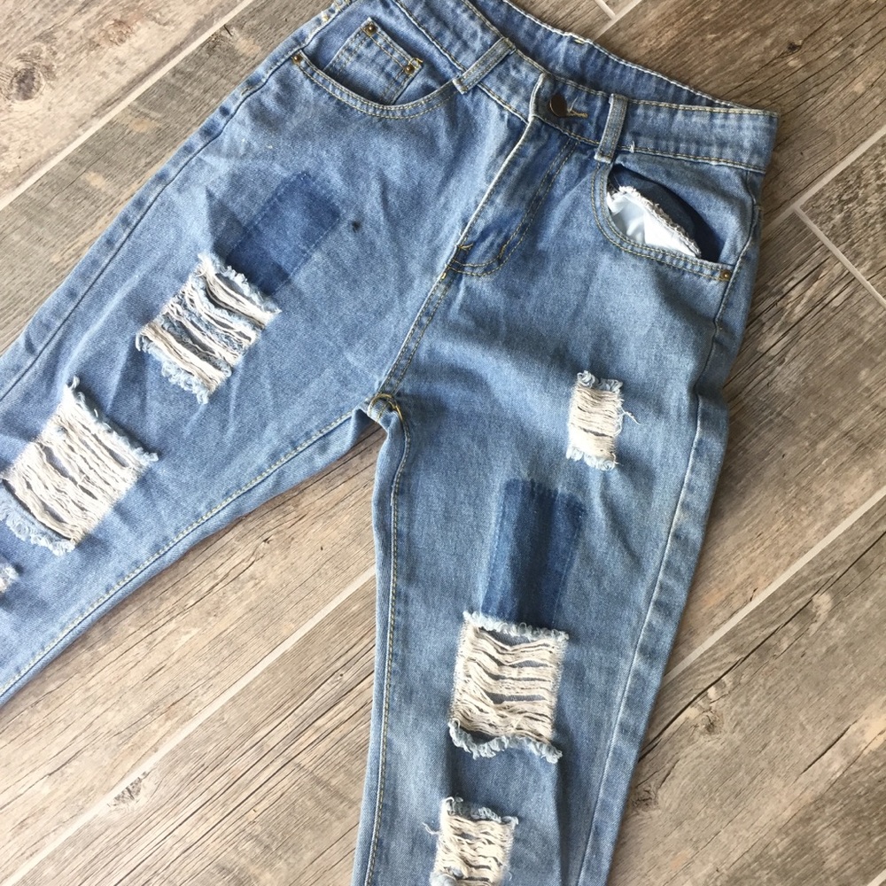 Light wash distressed mom jeans